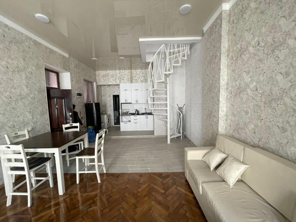 Центр Города Батуми Apartment Rustaveli 13 Exterior photo
