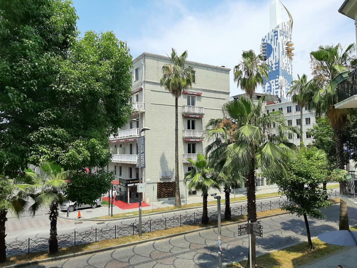 Центр Города Батуми Apartment Rustaveli 13 Exterior photo
